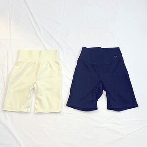 Gymshark woman’s Yellow and Black Shorts Set